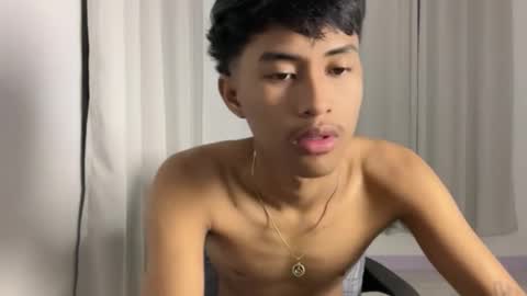 ur_fuckerbttm online show from October 2025 01:17:01 PM