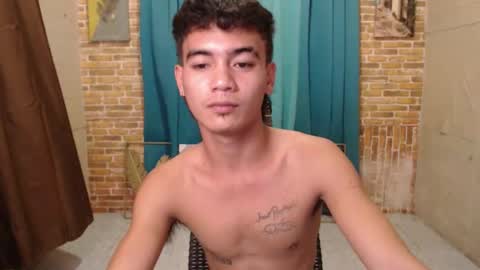 Snapshot of ur_naughtyboy_raphael chatting on September 2025 12:18:01 PM ur_naughtyboy_raphael online show from September 2025 12:18:01 PM