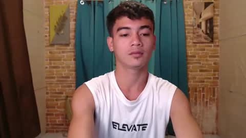 Snapshot of ur_naughtyboy_raphael chatting on September 2025 09:43:02 AM ur_naughtyboy_raphael online show from September 2025 09:43:02 AM