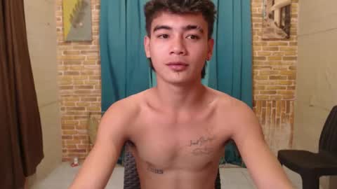 Snapshot of ur_naughtyboy_raphael chatting on September 2025 09:14:02 AM ur_naughtyboy_raphael online show from September 2025 09:14:02 AM