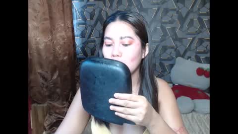 Snapshot of ur_prettychelsie18 chatting on May 2026 10:40:01 PM ur_prettychelsie18 online show from May 2026 10:40:01 PM