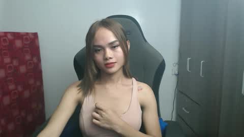 urasian_crisa online show from October 2025 02:16:01 PM