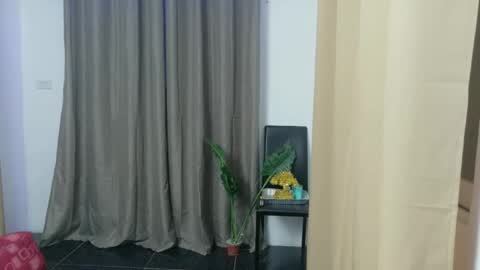 urasian_crisa online show from November 2025 12:39:02 PM