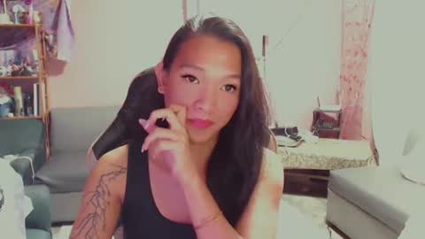 NEWRA  ALLISON online show from February 2025 08:10:01 PM