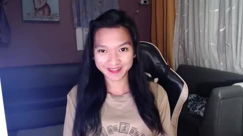 NEWRA  ALLISON online show from November 2025 08:08:01 PM