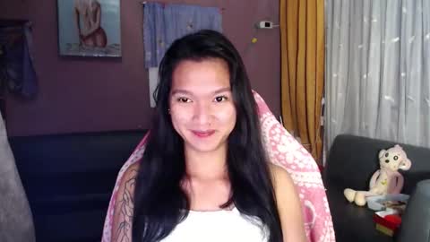 NEWRA  ALLISON online show from November 2025 05:57:01 PM