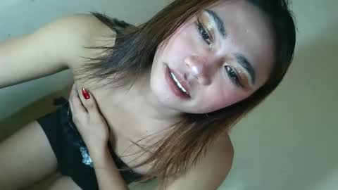Snapshot of urasian_pinayxxx chatting on February 2026 11:23:01 PM Alvie online show from February 2026 11:23:01 PM
