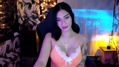 Snapshot of urasiandreamgirlxxx chatting on May 2026 01:32:02 PM jess online show from May 2026 01:32:02 PM