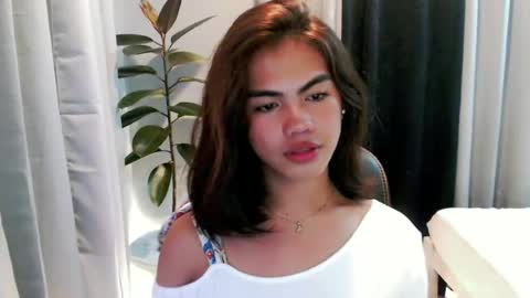 Snapshot of urbaby_anthony chatting on June 2026 05:28:02 PM urbaby_anthony online show from June 2026 05:28:02 PM
