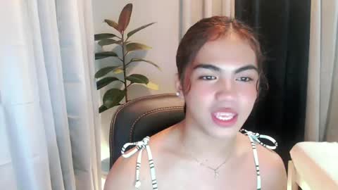 Snapshot of urbaby_anthony chatting on June 2026 06:34:01 PM urbaby_anthony online show from June 2026 06:34:01 PM