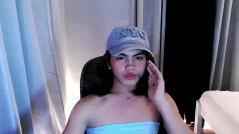 Snapshot of urbaby_anthony chatting on July 2026 04:33:01 PM urbaby_anthony online show from July 2026 04:33:01 PM