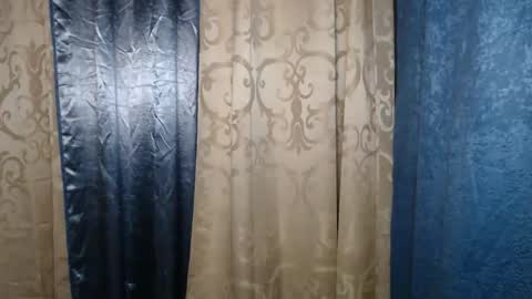 urcrushnextdoor_ online show from September 2025 05:07:02 AM