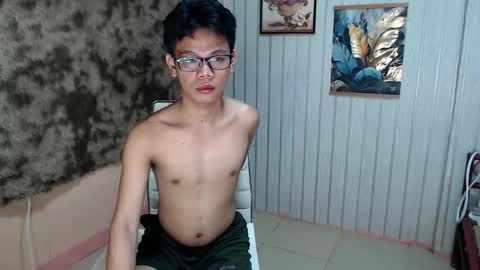 Snapshot of urdreamboy_doms chatting on May 2026 04:53:02 AM urdreamboy_doms online show from May 2026 04:53:02 AM