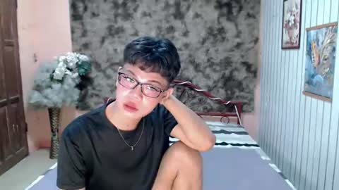Snapshot of urdreamboy_doms chatting on July 2026 04:25:01 AM urdreamboy_doms online show from July 2026 04:25:01 AM