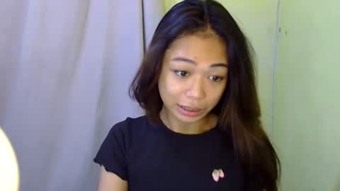 Snapshot of urfantacyjamaica chatting on November 2025 10:02:01 PM ayumi reacher online show from November 2025 10:02:01 PM