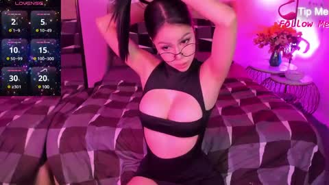 Snapshot of urgoddessofsex chatting on January 2025 04:22:02 AM angela online show from January 2025 04:22:02 AM