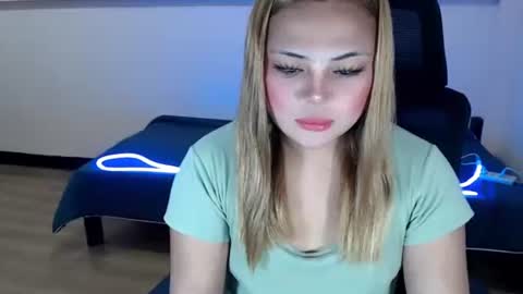 Snapshot of urgoddessophiaxxx chatting on February 2026 12:34:02 AM Miss Sophia3 online show from February 2026 12:34:02 AM