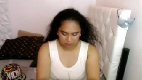 Snapshot of urhotmariahclara chatting on May 2026 04:36:01 PM Anna online show from May 2026 04:36:01 PM