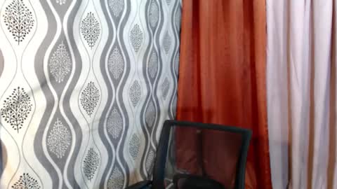 Snapshot of urhunky_ivan chatting on January 2025 06:02:01 PM urhunky_ivan online show from January 2025 06:02:01 PM