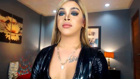 UrMajestyTyra online show from February 2025 07:01:01 AM