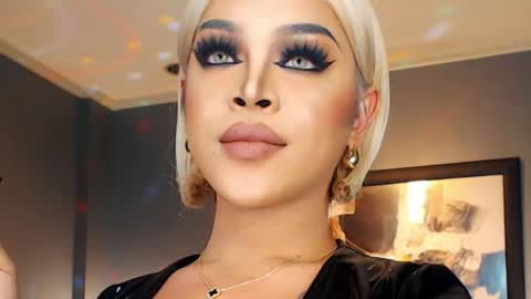 UrMajestyTyra online show from September 2025 01:44:01 AM