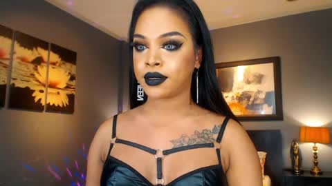 UrMajestyTyra online show from April 2026 02:04:01 AM