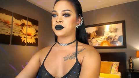 Snapshot of urmajestytyra chatting on May 2026 01:33:02 AM UrMajestyTyra online show from May 2026 01:33:02 AM