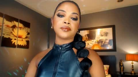 Snapshot of urmajestytyra chatting on May 2026 01:55:01 AM UrMajestyTyra online show from May 2026 01:55:01 AM