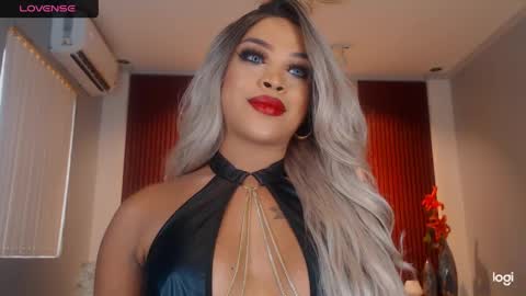 Snapshot of urmajestytyra chatting on June 2026 01:51:02 AM UrMajestyTyra online show from June 2026 01:51:02 AM