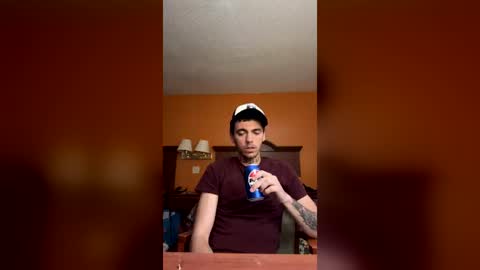 Snapshot of urmomscuddlebuddy chatting on July 2026 07:09:01 PM sexysk8rboi online show from July 2026 07:09:01 PM
