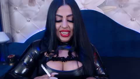 Snapshot of uronlysin chatting on December 2024 11:34:01 PM UrOnlySin online show from December 2024 11:34:01 PM