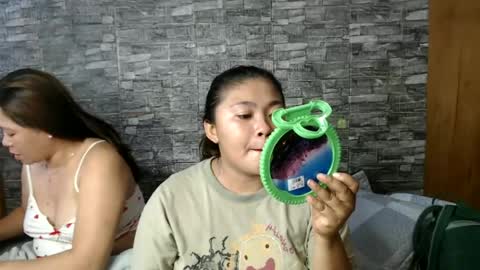 Snapshot of urpinay_singlemother chatting on June 2026 11:18:01 PM urpinay_singlemother online show from June 2026 11:18:01 PM