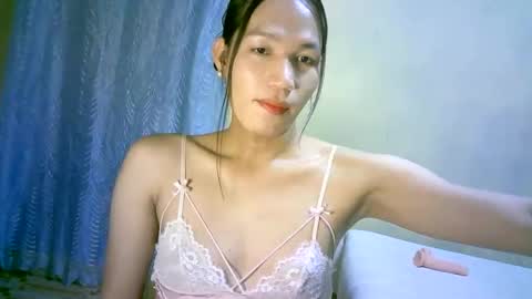 Snapshot of urpinaylovelyjuliaxxx chatting on December 2024 01:24:02 PM queen julia not into CHEAPGUY online show from December 2024 01:24:02 PM