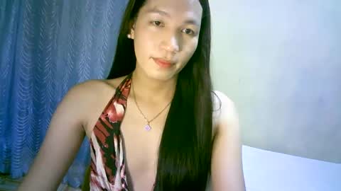 Snapshot of urpinaylovelyjuliaxxx chatting on December 2024 12:05:01 PM queen julia not into CHEAPGUY online show from December 2024 12:05:01 PM