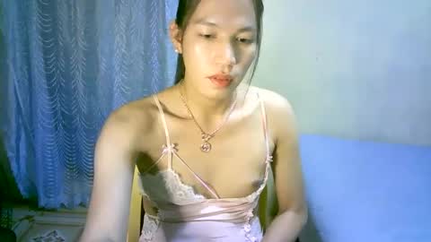 Snapshot of urpinaylovelyjuliaxxx chatting on December 2024 03:53:02 PM queen julia not into CHEAPGUY online show from December 2024 03:53:02 PM