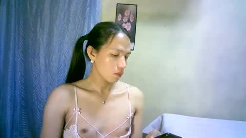 Snapshot of urpinaylovelyjuliaxxx chatting on February 2025 03:09:01 PM queen julia not into CHEAPGUY online show from February 2025 03:09:01 PM