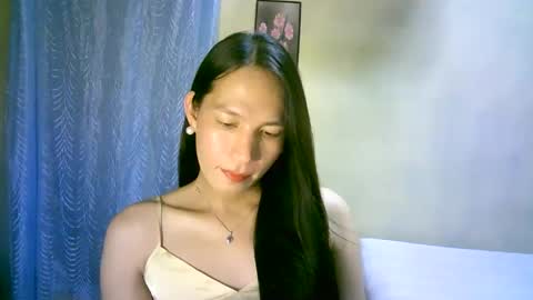 Snapshot of urpinaylovelyjuliaxxx chatting on February 2025 01:01:01 PM queen julia not into CHEAPGUY online show from February 2025 01:01:01 PM