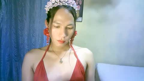 Snapshot of urpinaylovelyjuliaxxx chatting on February 2025 12:25:02 PM queen julia not into CHEAPGUY online show from February 2025 12:25:02 PM