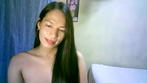 Snapshot of urpinaylovelyjuliaxxx chatting on March 2025 02:53:02 PM queen julia not into CHEAPGUY online show from March 2025 02:53:02 PM