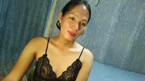 Snapshot of urpinaylovelyjuliaxxx chatting on October 2025 01:54:02 PM queen julia not into CHEAPGUY online show from October 2025 01:54:02 PM