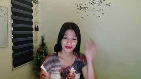 hi im kim online show from December 2024 02:30:02 AM