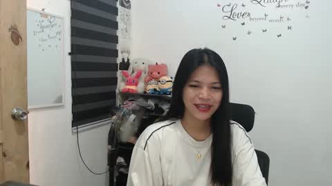 hi im kim online show from January 2025 01:28:01 AM