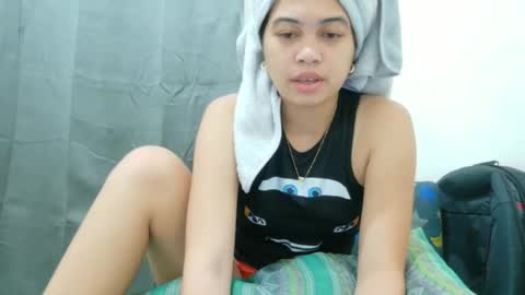 Snapshot of ursexy_pinay_skinny chatting on April 2026 05:32:01 AM im jenny online show from April 2026 05:32:01 AM