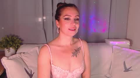 Silvia online show from November 2025 05:40:02 AM