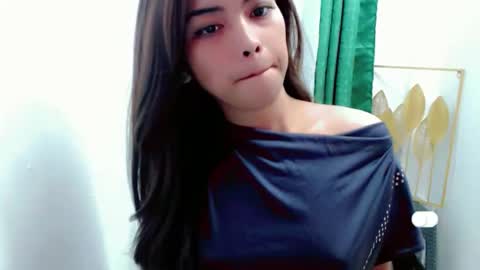 Snapshot of urslutty_jasmine chatting on April 2026 07:57:01 AM jasmine online show from April 2026 07:57:01 AM