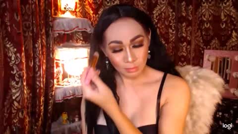 Snapshot of urtimelessbeauty chatting on April 2026 03:28:01 PM Merca online show from April 2026 03:28:01 PM