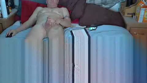 usednotbroken1 online show from February 2026 05:51:01 PM