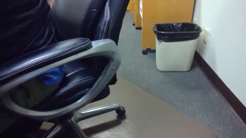 Snapshot of useemie chatting on January 2025 10:58:02 PM useemie online show from January 2025 10:58:02 PM