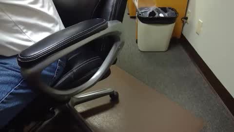 Snapshot of useemie chatting on October 2025 11:16:01 PM useemie online show from October 2025 11:16:01 PM