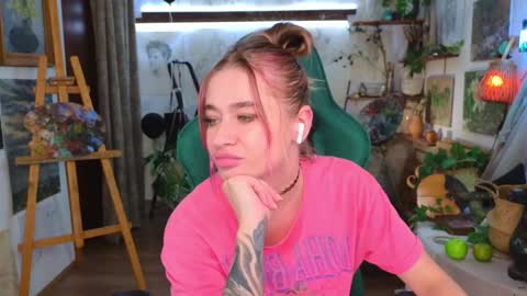 Snapshot of uvrays999 chatting on December 2024 08:55:01 PM Leila online show from December 2024 08:55:01 PM